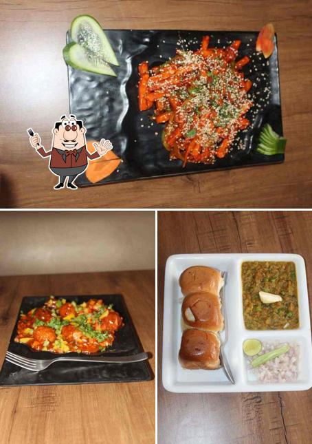Food at Om Food Plaza