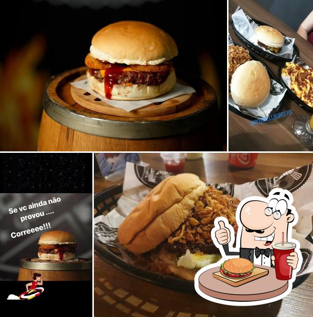 Peça um hambúrguer no Roswell Grill Burger