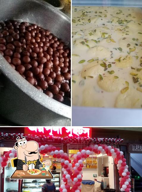 Food at Annapurna Sweets