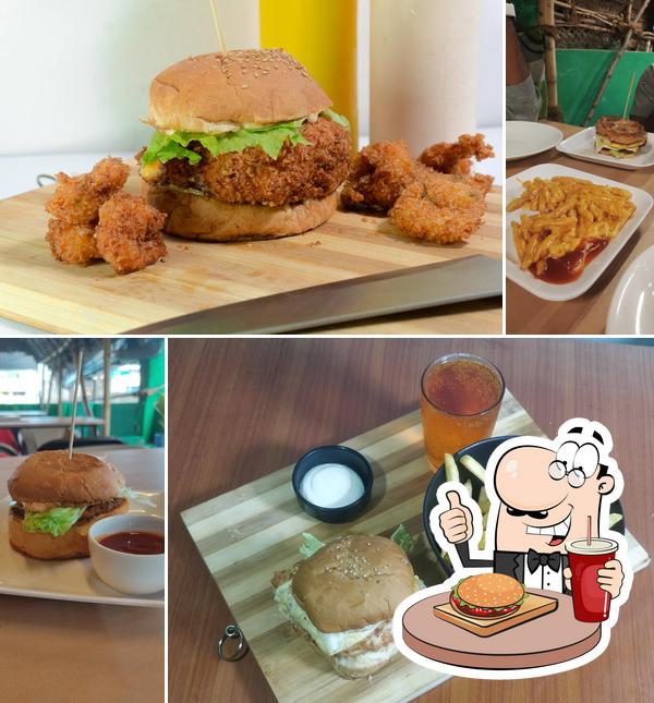 Moonbowl Restaurant & Cafe