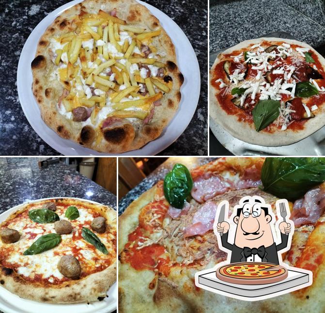 A Pizzeria Vecchia Napoli, puoi goderti una bella pizza