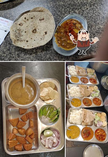 Food at मराठा भोजनालय
