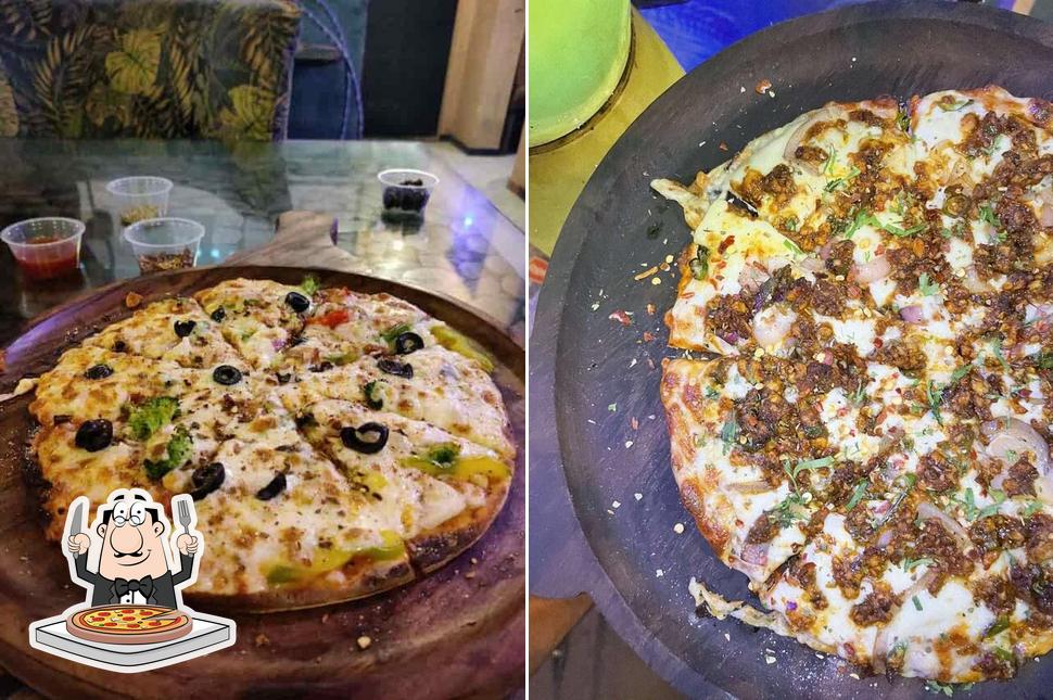 Try out pizza at Filter Lounge & Restaurants
