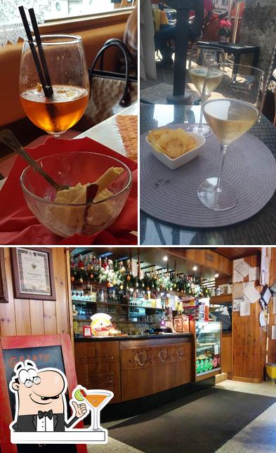 Goditi un drink dal menu