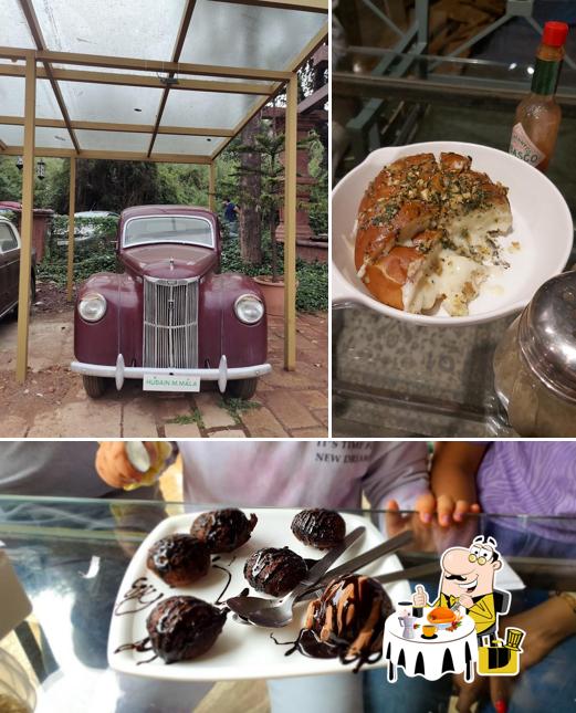 The image of Strawberry Cream Factory’s food and exterior