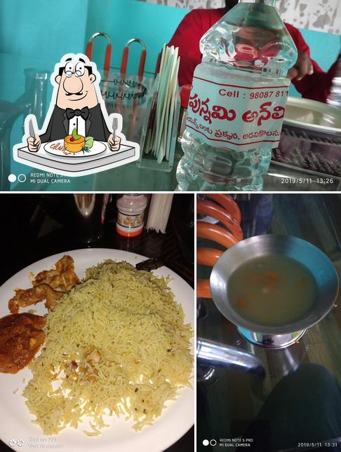 Food at Hotel punnami unlimited