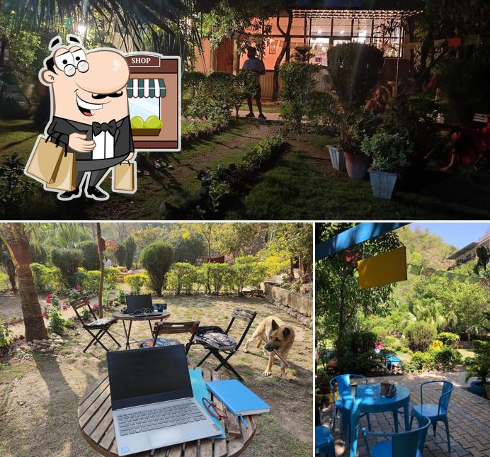 You can get some fresh air at the outside area of Secret Garden Cafe