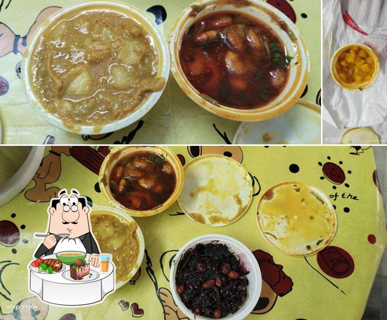 Hot and sour soup at AABAR KHABO