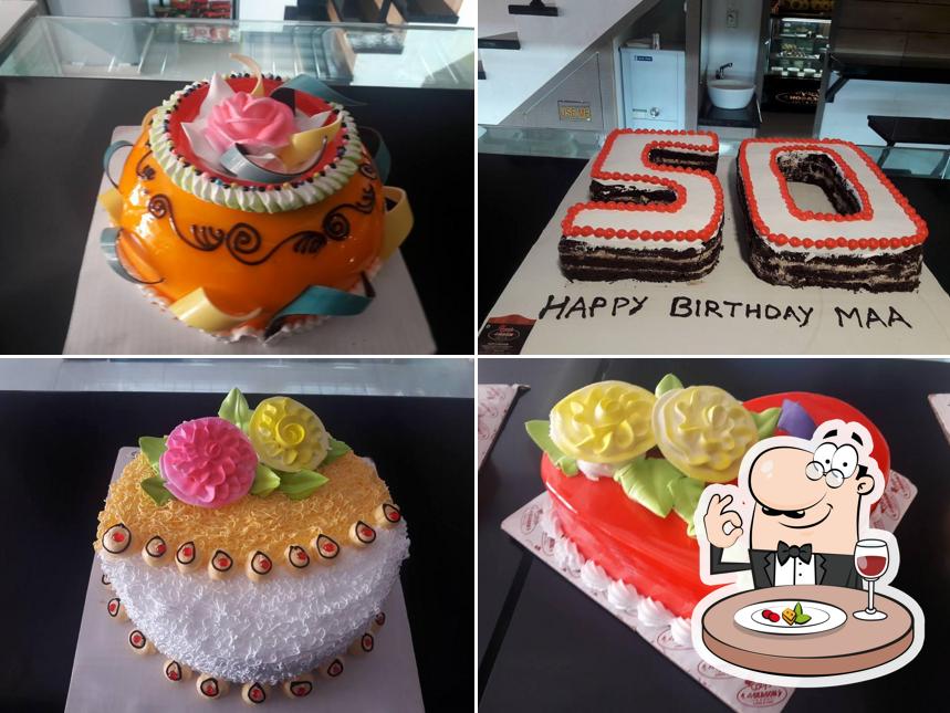 Food at Cozy's 4 Season. Cake&Cafe