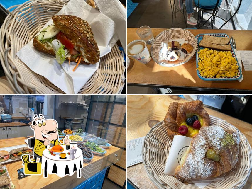 Platti al D’Angelo Caffè sq.Repubblica