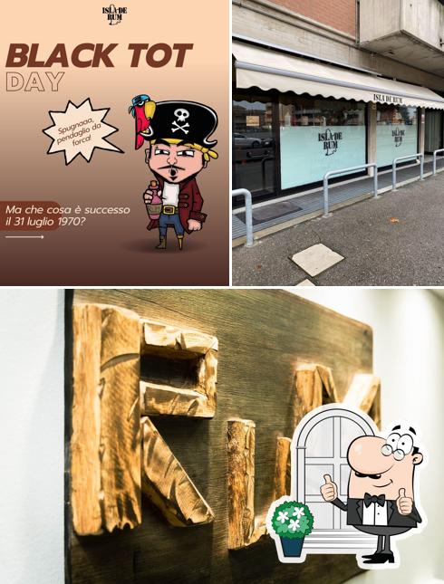 La immagine di esterno e interni da Isla de Rum