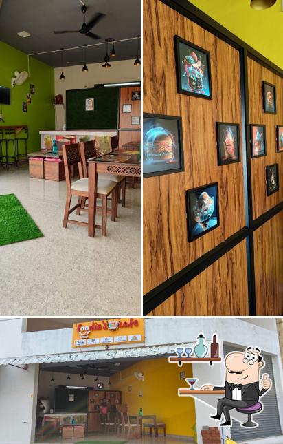 Check out how Foodie's Cafe looks inside