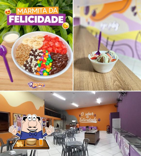 A comida e interior do restaurante