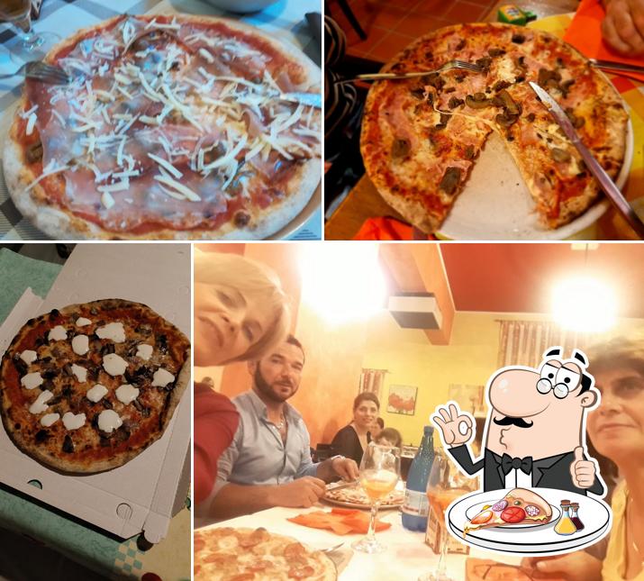 Ordina tra le svariate varianti di pizza