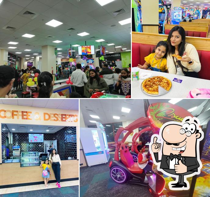 Chuck E. Cheese picture