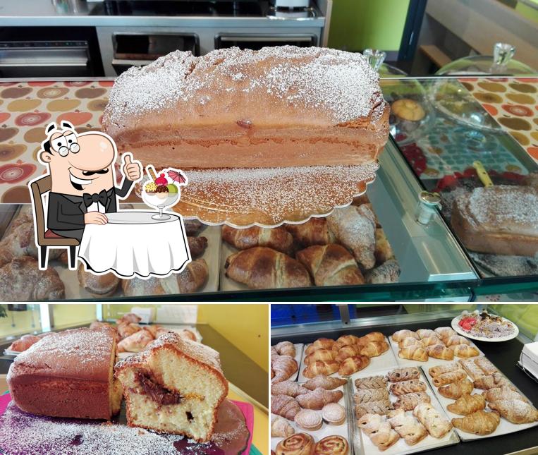 Manue' Food e Drink serve un'ampia selezione di dessert