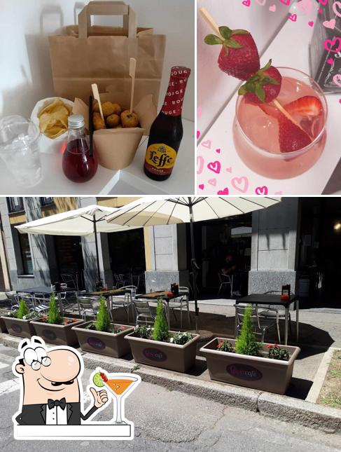 Dai un’occhiata alla immagine che raffigura la bevanda e esterno di Gioia Cafè