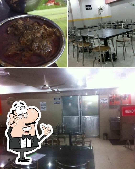 The photo of Madurai Arulanandam’s interior and food