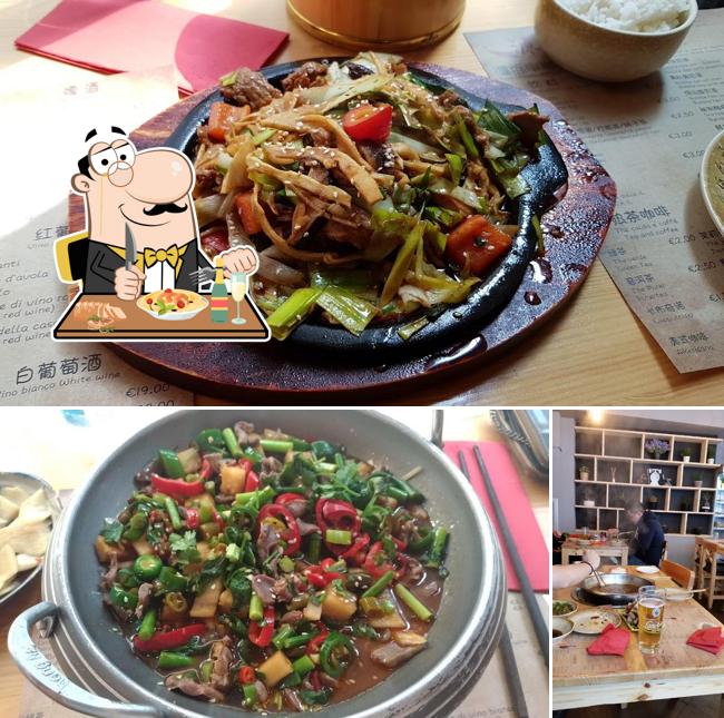 La foto di cibo e interni da Yuan Hotpot