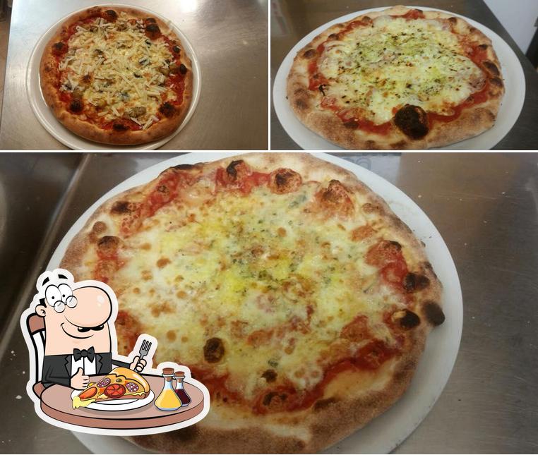 Ordina tra le molte varianti di pizza