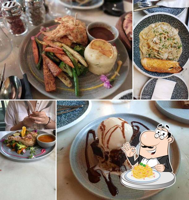 Spaghetti carbonara at Cafe De Flora