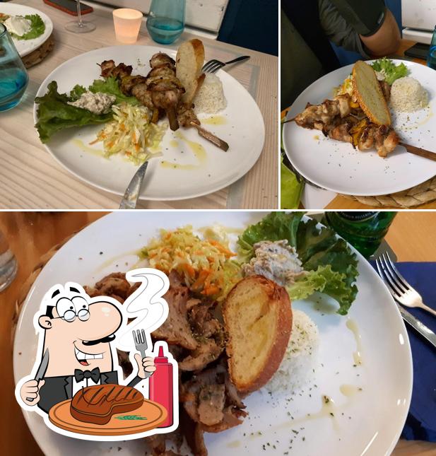 Prova i piatti di carne a TAVERNA SANTORINI