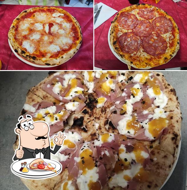 Ordina tra le svariate varianti di pizza