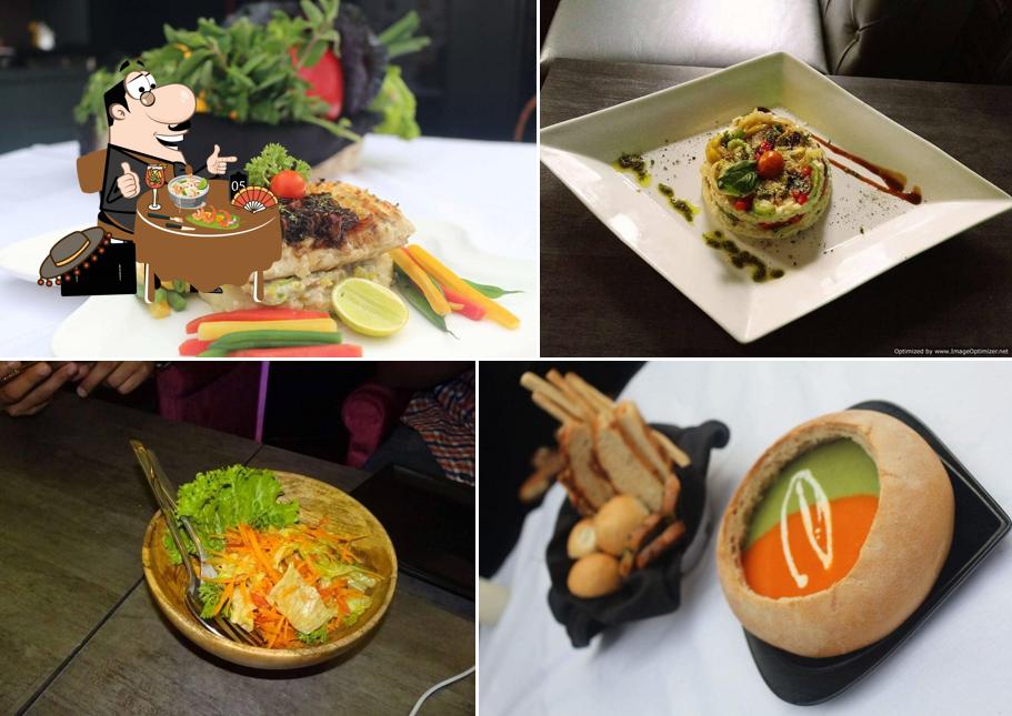 Meals at Entourage