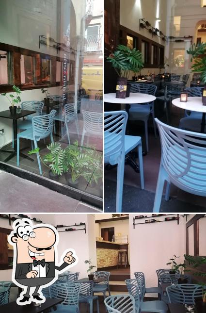 Dai un'occhiata agli interni di VipBar Lorì