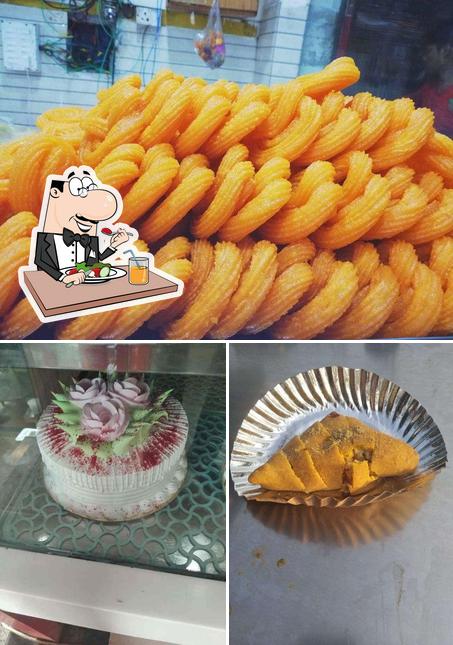Food at Evergreen Sweets