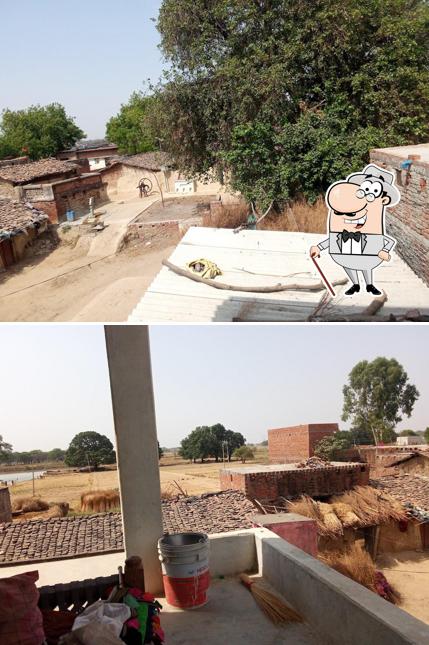 The exterior of Jain Misthan Bhandar