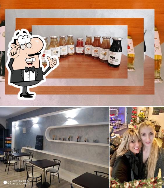 Siediti a un tavolo di Silver Caffè