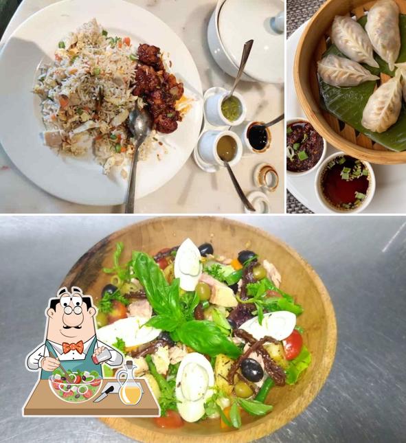 Greek salad at Nazaré