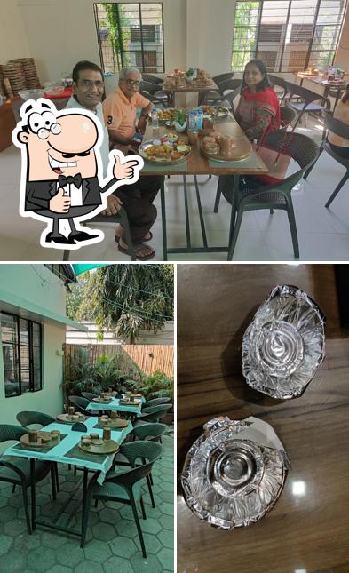 Rajhans Dal Bafle - Old Palasia picture