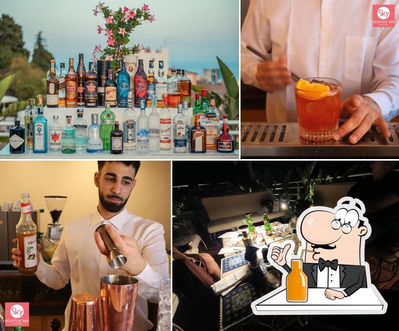 Goditi qualcosa da bere a Sky Rooftop Bar & Restaurant Taormina
