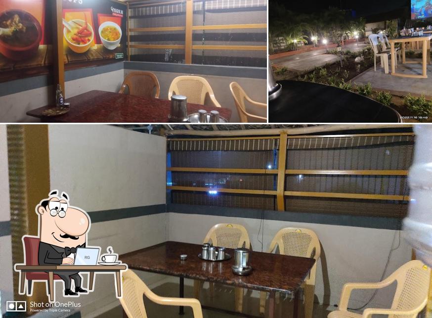 The interior of IYARKAI FAMILY RESTAURANT