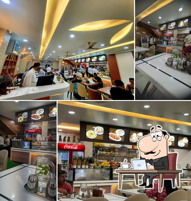 The interior of Sri Udupi Food Palace ಶ್ರೀ ಉಡುಪಿ ಫುಡ್ ಪ್ಯಾಲೇಸ್