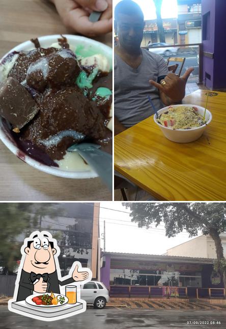 A ilustração da comida e exterior no Tô Indo Açaí - Valinhos