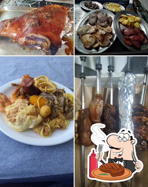 Escolha pratos de carne no Restaurante Dom Camilo