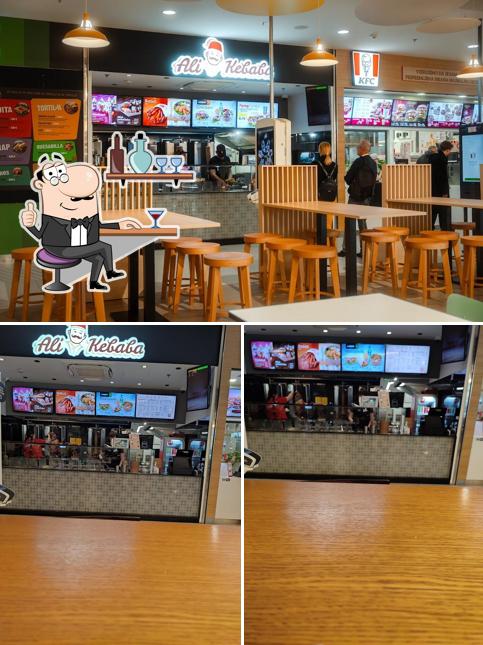 Gli interni di Ali Kebaba ( City Centar one West )