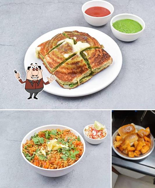 Food at Mahalaxmi Bhaji Pav-Manekchowk Wala