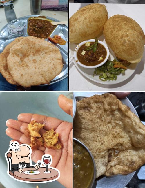 Food at Vaishno Chhole Bhature