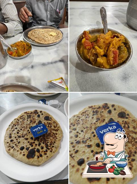 Chicken curry at Malik Vaishno Dhaba