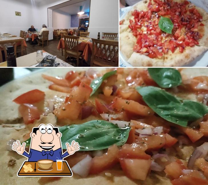 Pizzeria Rosario si caratterizza per la cibo e interni