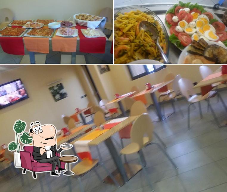 La interni e cibo del ristorante