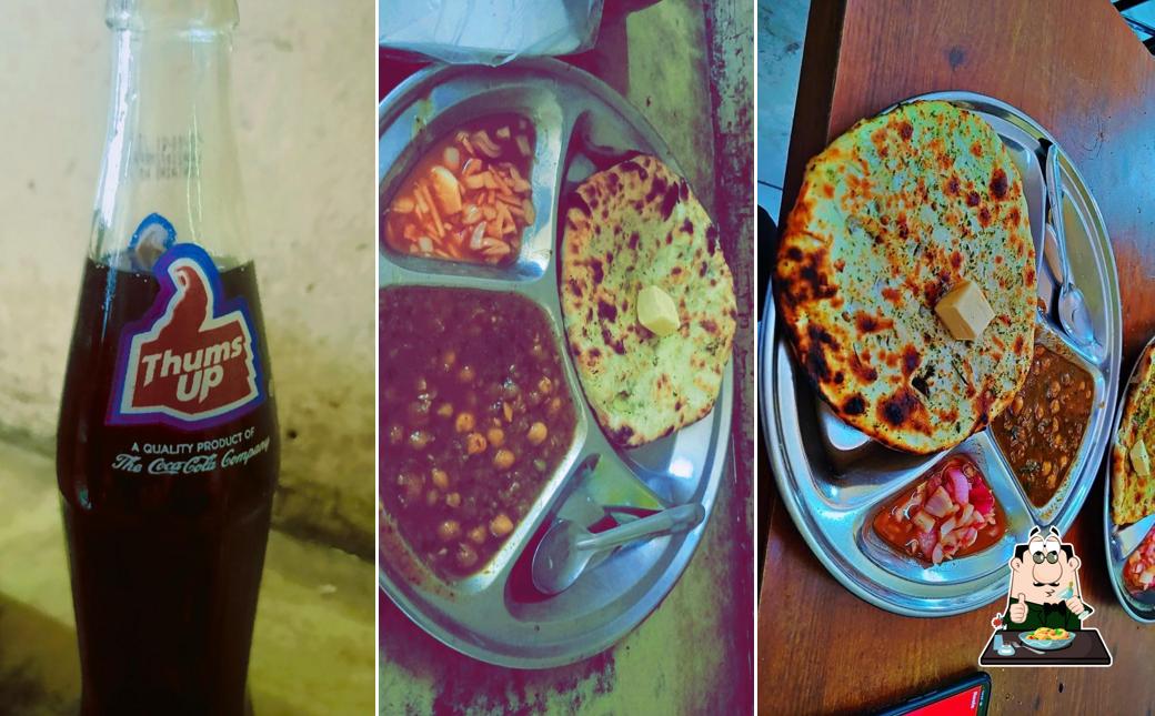 Food at Dhanda Amritsari shop