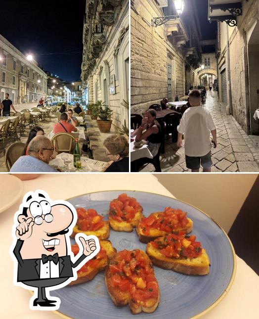 Ristorante Pizzeria La Contea si caratterizza per la interni e cibo