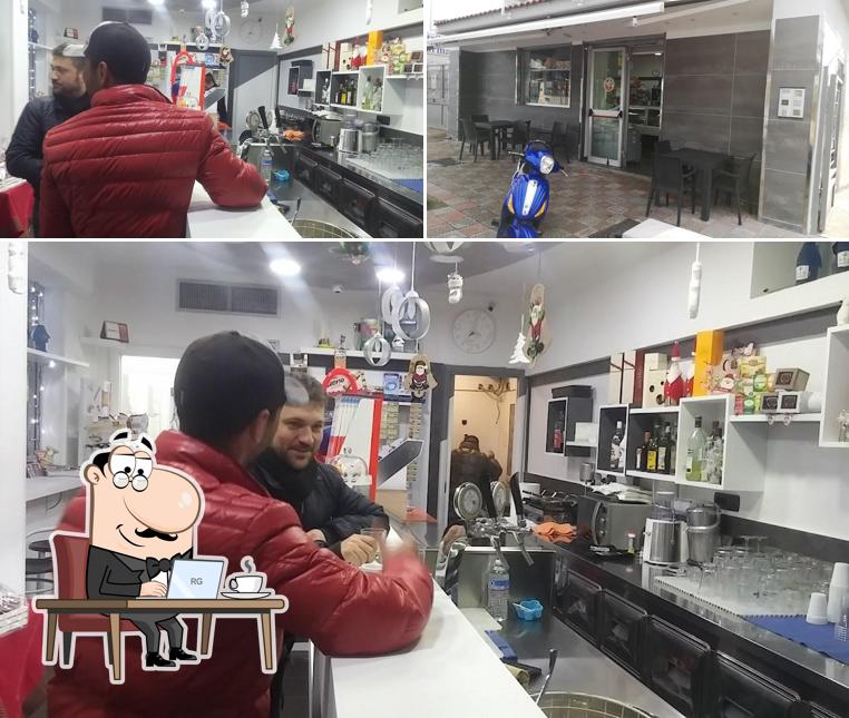 Gli interni di Jguana Cafe