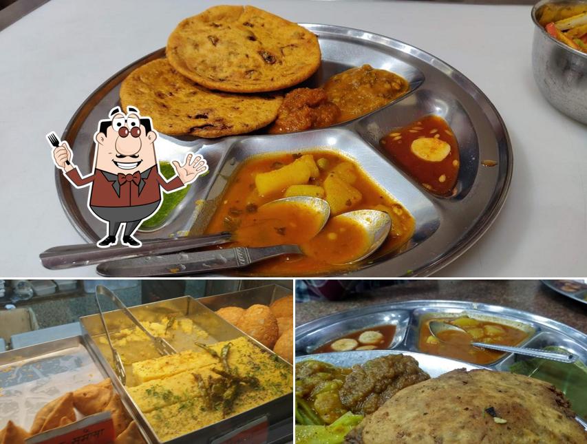 Food at Paranthe Wali Gali