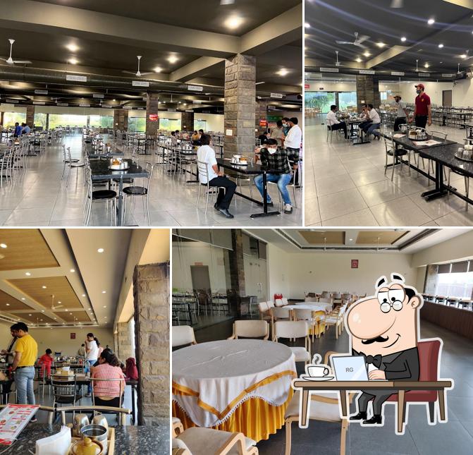 The interior of Hotel Highway King Neemrana